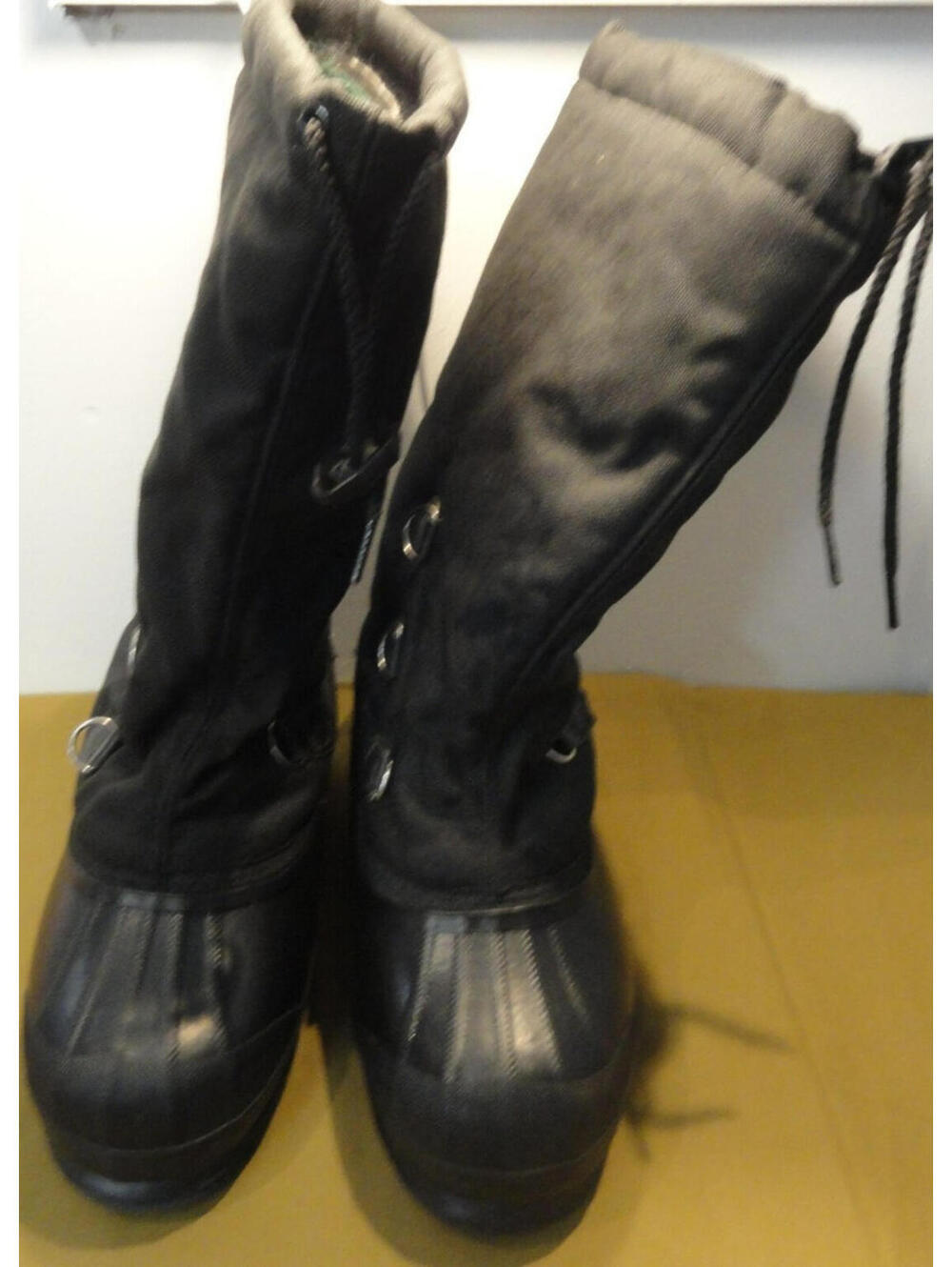 EUC CLEAN DESINGER SOREL BLACK SNOW BOOTS w/EXTRA THICK BOOT LINERS SIZE 7